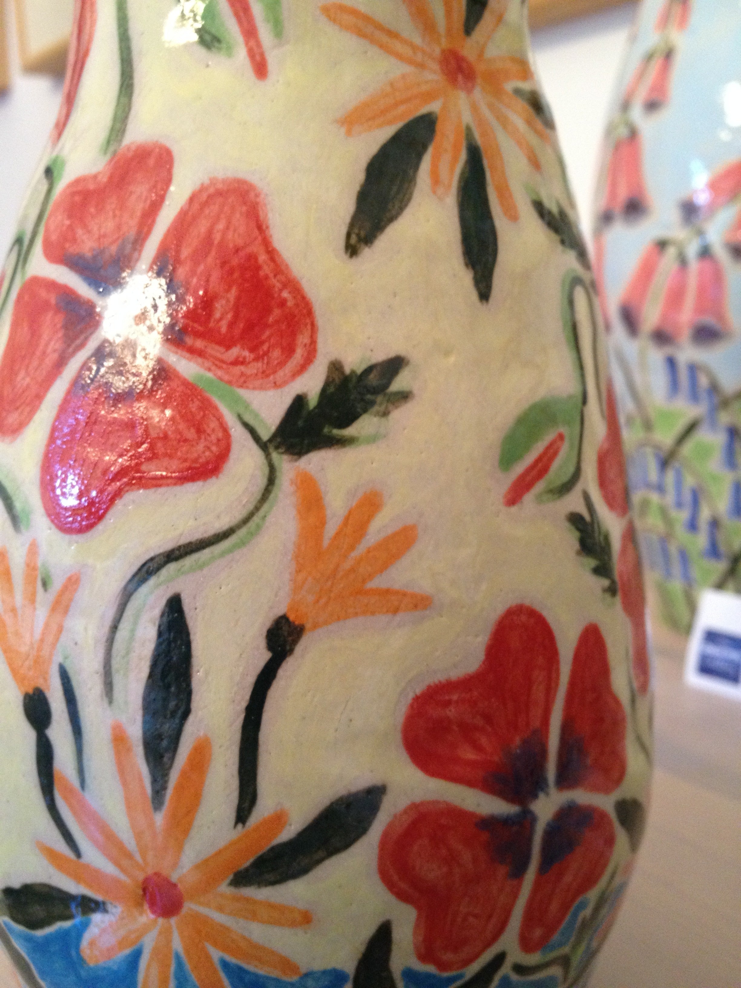 Cornish ceramic flower vase. Red Poppies and pink Daisies by Cornish artist Joanne Short - Image 4